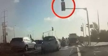 התביעה התחשבה בנסיבות אישיות של נהגת שעברה באדום וגרמה לתאונה
