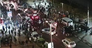 מעצר בית באיזוק אלקטרוני לנאשם שהשתתף בלינץ' בנהג ערבי בבת-ים