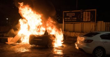 כתב אישום: השתתף בלינץ' שנעשה באזרח יהודי בעכו