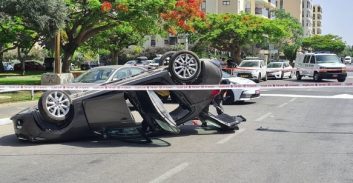 נהג שהתהפך עם רכב גנוב חשוד בהחזקת אקדח ורובה קלצ'ניקוב