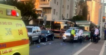 הולכת רגל נדרסה בחולון והמשטרה חוקרת את המטפלת שלה