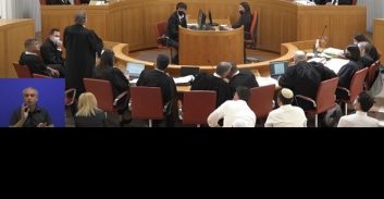 הזכות לפרטיות והזכות של שוטרים לדפדף בטלפונים של אזרחים ללא צו
