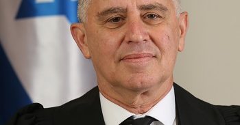 צעירים ממשפחת ג'רושי נעצרו על תקיפה במסעדה בבת-ים