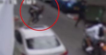 פוסטה TV: דרת רחוב חשודה שדחפה את חברתה אל גלגלי קטנוע