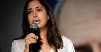 צעיר נאשם בהטרדה מינית של השרה מאי גולן