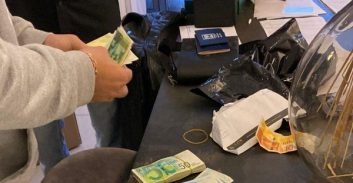 מס הכנסה עצר בעלי רשת חברות קש שהעסיקה שליחים ב"וולט"