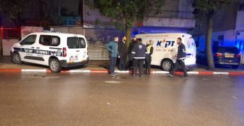 צעיר הואשם ברצח מחריד של גבר שאירח אותו בביתו