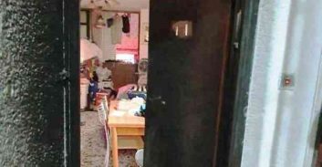 שמונה שנות מאסר לגובה חוב שהצית דלת של בית עם ילדים
