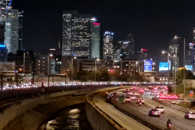 גר במגדלי U וקנה כלבים בעשרות אלפי שקלים על חשבונם של אחרים