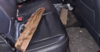אישום: רדפו אחרי צעיר בכבישי ראשל"צ ותקפו אותו קשות בגרזן
