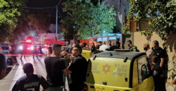 חשד לרצח: אם לילדים נורתה למוות בלוד
