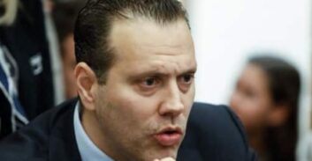 השר מיקי זוהר נחקר בחשד לטובות הנאה בפרשת עזרא גבאי וההסתדרות