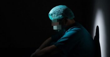 כתב אישום נגד אח בחדר ניתוח על פדופיליה וצילום מטופלת בעירום