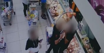המאבטח בסופר הצמיד אקדח לראש של הקונדיטור כי חשד שהלשין עליו