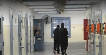 מצב חירום הוכרז בבית מעצר אוהלי קידר בעקבות שריפת מזרונים