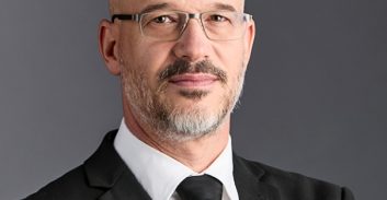 עו"ד נעם שביט