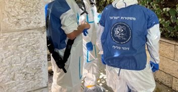 חשד לרצח של איש שב"ס שנמצא דקור בביתו שעלה באש