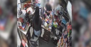 אישום: עבד במוקד שירות-רפואי והזמין עשרות כרטיסי אשראי על חשבון הלקוחות