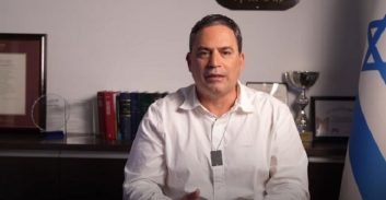 בעקבות התחקירים ב"פוסטה": תלונות למשטרה נגד בכר על התקשרויות ללא מכרז