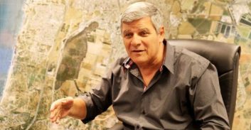 הסדר: רוב האישומים יימחקו בתיק המרמה של ראש עיריית חדרה לשעבר