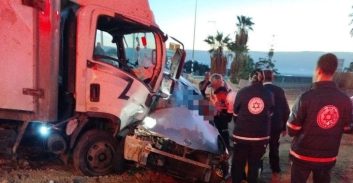 אישום: נכנס עם המשאית לצומת באדום וגרם למותם של שני נוסעים