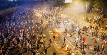 המשטרה תפצה מפגינים מהמחאה ב-600 אלף שקל בגלל חיפוש בעירום