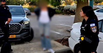 אישום: צעירה הבריחה מהרשות הפלסטינית מכוניות ששימשו לרצח
