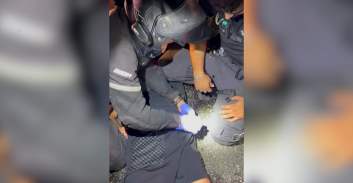 יפו: שוטרים בדקו קטינים שרכבו על קטנוע ותפסו ברשותם אקדח