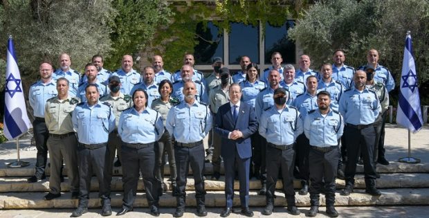 מצטיינים 2026: רשימת מקבלי תעודות הצטיינות מנשיא המדינה והמפכ"ל