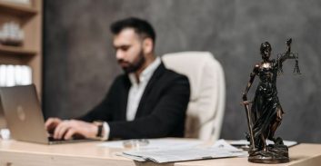 מערכת CRM חדשנית לעורכי דין: הפתרון המלא לניהול משרד בעברית